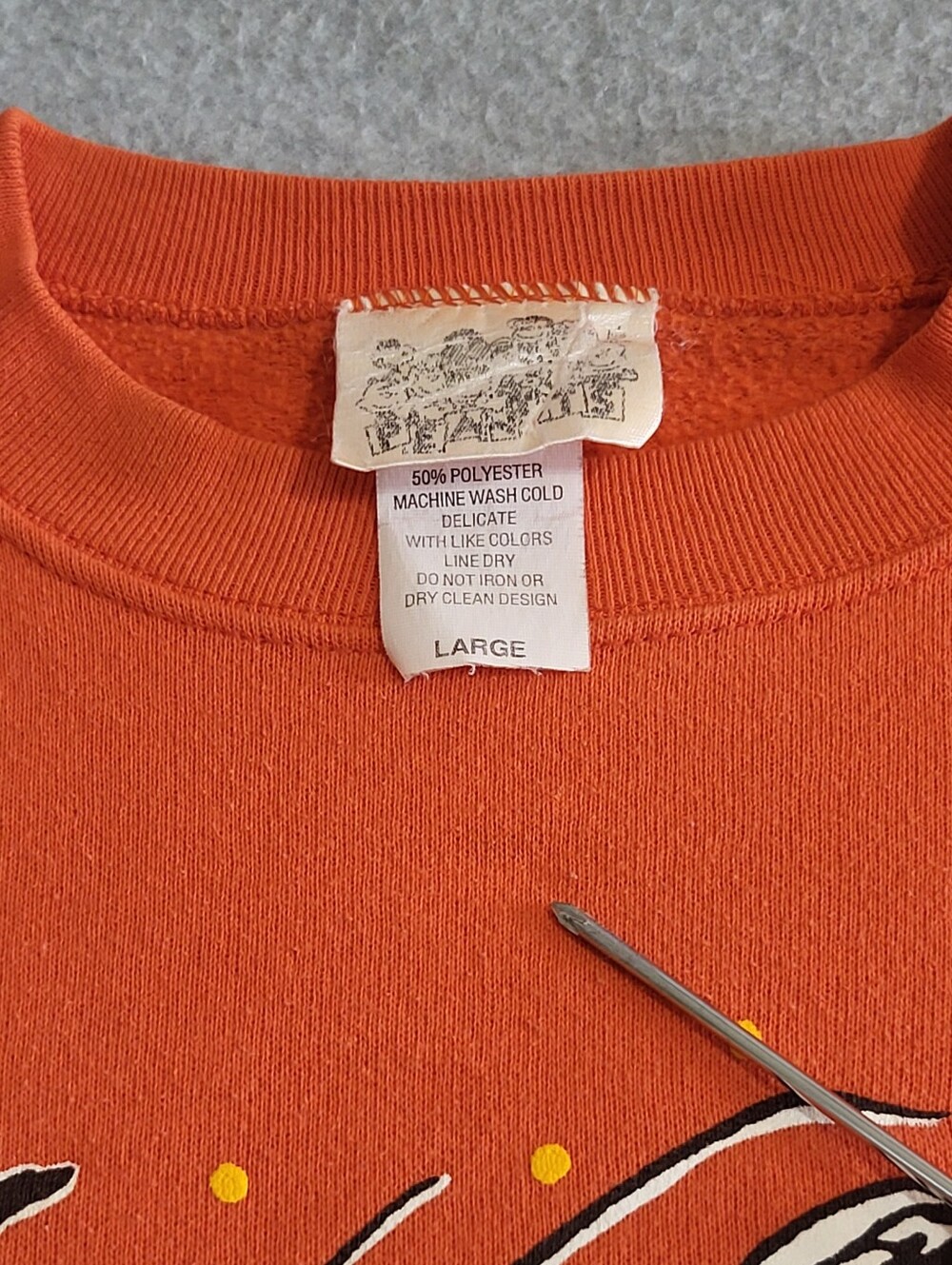 Vintage 80s Peanuts Snoopy Woodstock Halloween Sweatshirt Unisex Sz L Orange USA - Picture 16 of 16